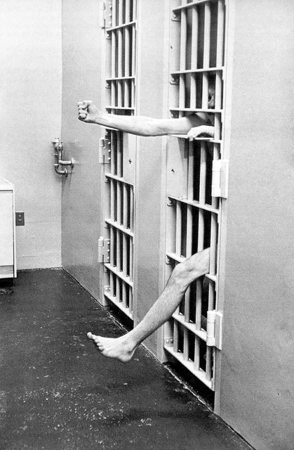 "Cachot d'une prison modèle", Cartier-Bresson